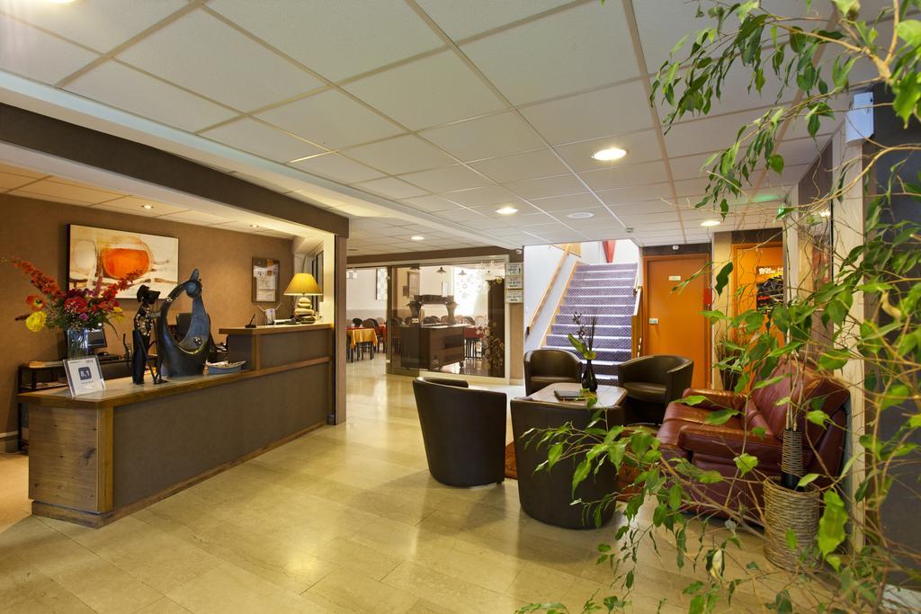 Cit'Hotel Du Circuit Magny-Cours Exterior foto